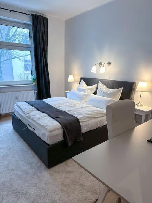 Modern City Apt. -With 2 Tv, Netflix And Work Desk Essen Exterior foto